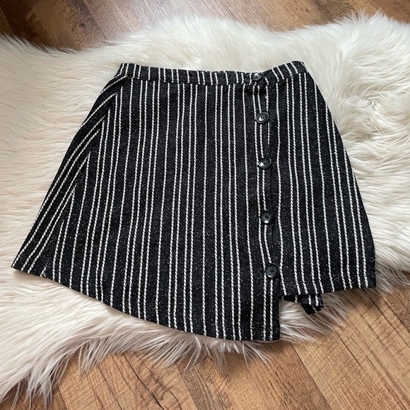 URBAN OUTFITTERS Button Down Asymmetrical Skirt - Picture 2 of 3